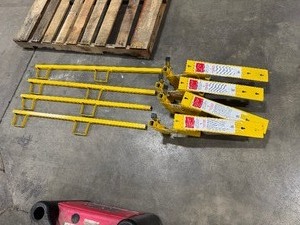 lot 60 image: Roof Bracket Guard Rail System (4 Sets)