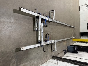 lot 61 image: Pump Jack PJ 100 and PJWB. 500 Lb Capacity. 24 Foot Aluminum Support Beams