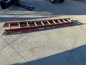 lot 75 image: Werner 20 Aluminum Ladder 300 LB Capacity.