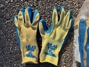 lot 136 image: Atlas Glove KV300 Size XL Qty 11