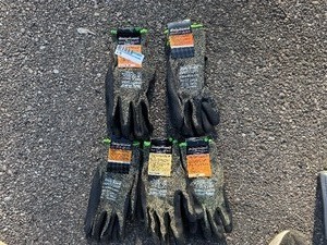 lot 140 image: Kevlar and Stainless Steel Gloves (5 pair)