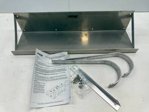 lot 102 image: EXTREME MAX BATTERY TRAY