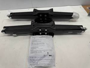 lot 131 image: QUICK PRODUCTS LEVELLING SCISSOR JACKS