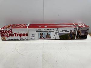 lot 135 image: ULTRA-FAB KING PIN TRIPOD STABALIZER
