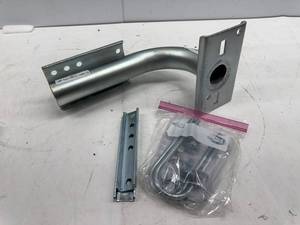 lot 159 image: EXTREME MAX SPARE TIRE MOUNT