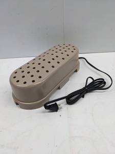 lot 19 image: DAVIS AIR DRY 500 DEHUMIDIFIER