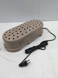 lot 20 image: DAVIS AIR DRY 500 DEHUMIDIFIER
