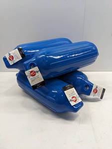 lot 22 image: 4-PACK TAYLOR MADE BOAT FENDERS