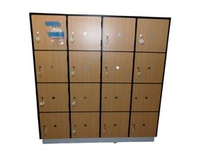 lot 10 image: 16 Lockers with Keys