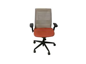 lot 20 image: Steelcase Think Task Chair