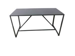lot 26 image: Table