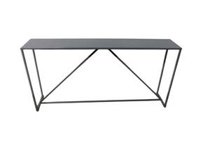 lot 32 image: Table
