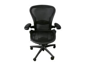 lot 36 image: Herman Miller Aeron Size B Fully Loaded