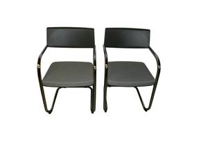 lot 132 image: 2 Knoll Guest Chairs