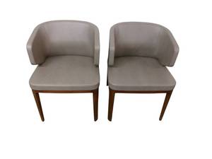 lot 179 image: Contemporary Khodi Feitz for Geiger A Line Wing Back Guest Side Chairs