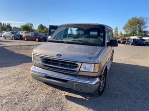lot 12 image: 2001 Ford E150 Handicap van