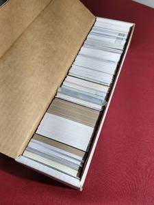 lot 9 image: 800 Count Box of Baseball Cards - Huge Variety