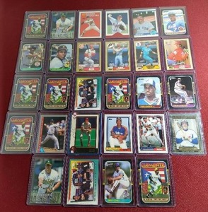 lot 17 image: (28) Baseball Cards - Mostly HOFers