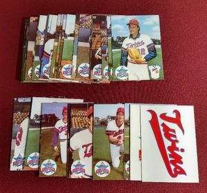 lot 76 image: 1985 Minnesota Twins Team Issue Set - Missing Puckett