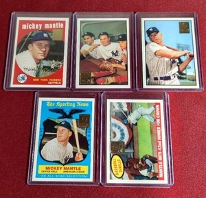 lot 129 image: (5) 1996 Topps Mickey Mantle Reprint Cards