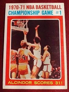 lot 210 image: 1971-72 Topps Lew Alcindor Card