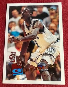lot 218 image: 1995 Topps Kevin Garnett Rookie Card