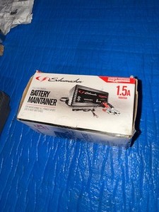 lot 34 image: Schumacher 1.5A 612V Automatic Battery Maintainer