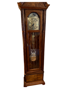 lot 5 image: Seth Thomas Grandfather Clock  1987