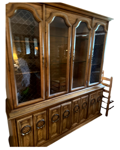 lot 6 image: Vintage Oak China Hutch with Glass Doors