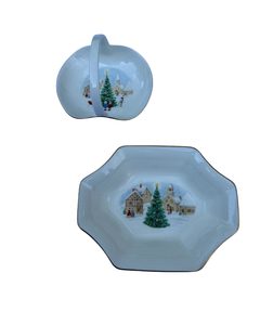 lot 39 image: Christmas Village Porcelain Dishes with Gold Trim  Set of 2