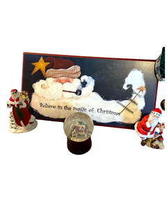 lot 147 image: Folk Art Believe in the Magic Sign, Pine Wreath & Santa Figures