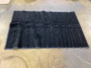 lot 489 image: Black Floor Mat 70 x 47 in