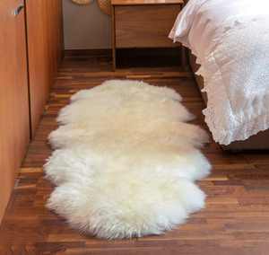 lot 185 image: MH MYLUNE HOME Genuine Sheepskin Rug, New Zealand Luxury Sheepskin Carpet Natural, measures 2 x 5