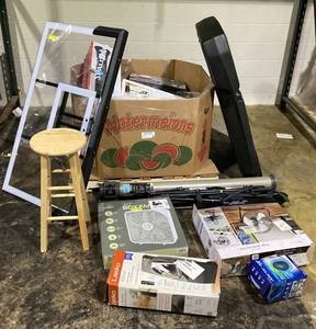 lot 700 image: Wholesale Pallet of Miscellaneous Items