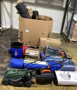 lot 702 image: Wholesale Pallet of Miscellaneous Items
