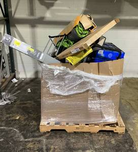 lot 707 image: Wholesale Pallet of Miscellaneous Items