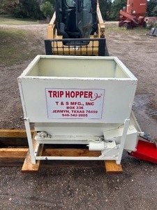 lot 6 image: Trip Hopper cattle Range feeder