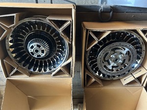 lot 21 image: Take of Wheels from Harley Davidson