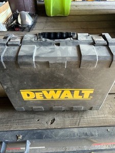 lot 24 image: Dewalt 20v framing Nailer DCN690