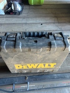lot 29 image: Dewalt 14.V cordless drill and case