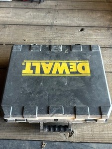 lot 31 image: Dewalt 20v Framing Nailer DCN690