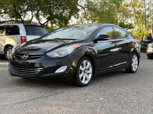 lot 16 image: 2013 HYUNDAI ELANTRA LIMITED No Accidents (NO RESERVE)