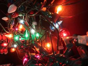 lot 14 image: TOTE FULL OF LIGHTS