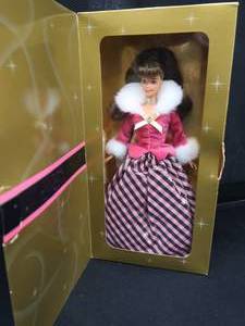 lot 18 image: COLLECTIBLE AVON BARBIE