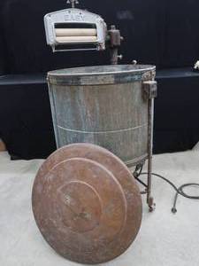 lot 19 image: ANTIQUE 1912 EASY COPPER DRUM ELECTRIC WASHING MACHINE