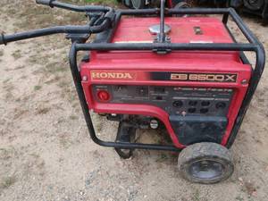 lot B7 image: HONDA GENERATOR EB6500X.  PARTS