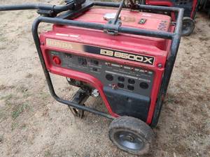 lot B8 image: HONDA GENERATOR EB6500X.