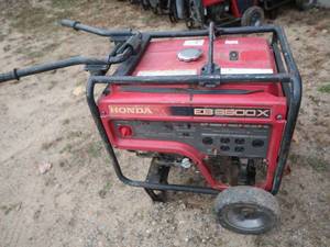lot B9 image: HONDA GENERATOR EB6500X.