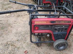 lot B10 image: HONDA GENERATOR EB6500X. PARTS