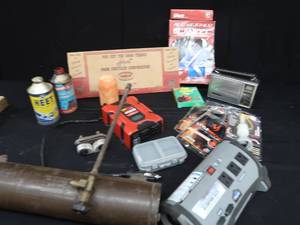 lot 71 image: MISC AUTO MOPAR  GASKET PLUS OTHER VINTAGE ITEMS